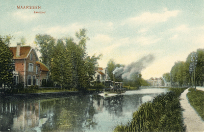 6554 Gezicht op de Vecht te Maarssen uit het zuiden, met links de achterzijde van de huizen en tuinen aan de Binnenweg.